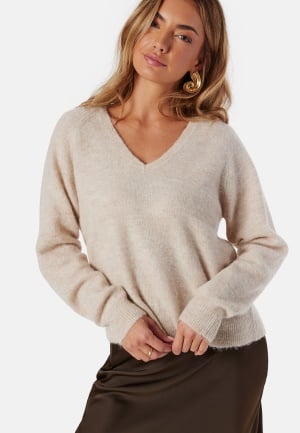 Se SELECTED FEMME Slflulu New Ls Knit V-neck B Birch Detail:melange XL ved Bubbleroom