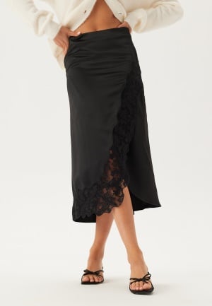 Se VERO MODA Vmmerle Lace Hw 7/8 SKIRT WVN  Black XL ved Bubbleroom