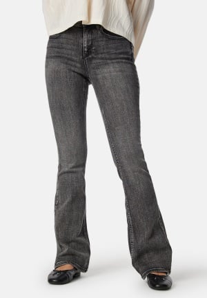 Se VERO MODA Vmflash Mr Flared Jeans Li213  Medium Grey Denim L/32 ved Bubbleroom