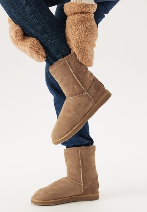 Shepherd Linda Sheepskin Boots Chestnut 36