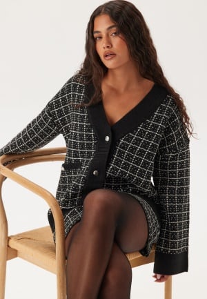 Se Pieces Pcnilja Knit Shacket Black Checks:white And Silver XL ved Bubbleroom