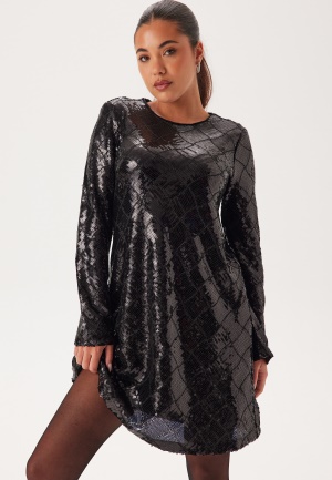 Se YAS Yaschekka Ls Dress Black Detail:Sequins XL ved Bubbleroom