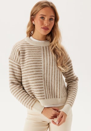 Se VERO MODA Vmuranus Ls Oneck Cropped Pull Birch Detail:w. Silver Mink  M ved Bubbleroom