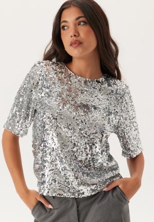 Se BUBBLEROOM Sequin Short Sleeve Top Silver S ved Bubbleroom