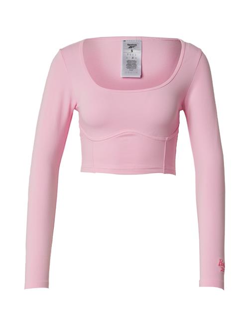 Se Reebok Shirts 'REEBOK X BARBIE'  gammelrosa ved About You