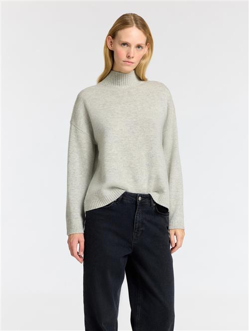 Se SELECTED FEMME Pullover  grå ved About You