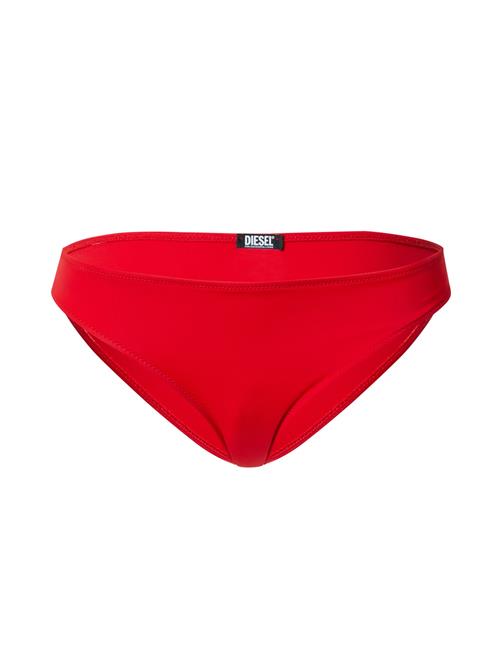 Se DIESEL Bikinitrusse  brandrød / hvid ved About You