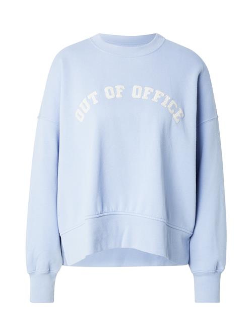 Se Abercrombie & Fitch Sweatshirt  lyseblå / hvid ved About You