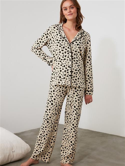 Se Trendyol Pyjamas  beige / sort ved About You