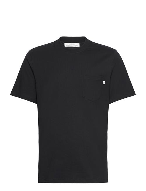 Se Bobby Pocket T-Shirt WOOD WOOD Black ved Booztlet