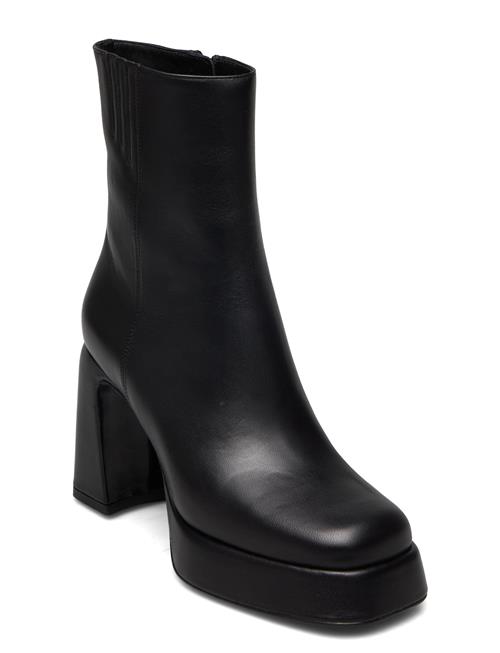 Se Apair New Plateau Bootie Square Apair Black ved Booztlet