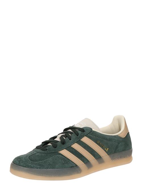 Se ADIDAS ORIGINALS Sneaker low 'GAZELLE'  beige / guld / mørkegrøn ved About You