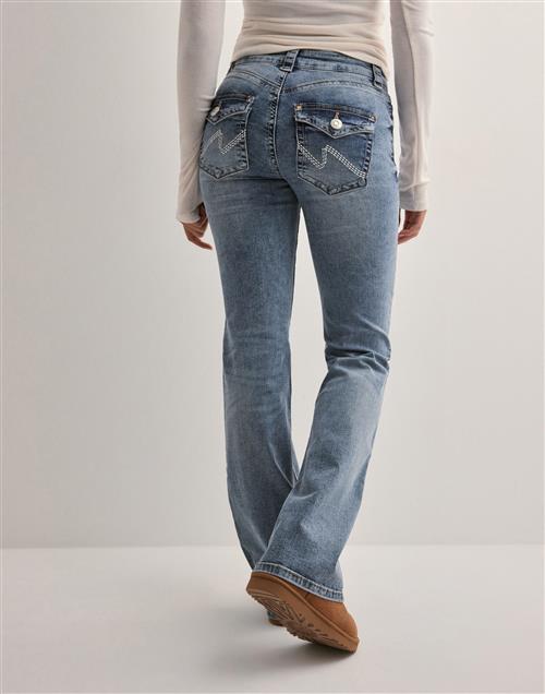 Nelly - Blå - Low Waist Luxury Bootcut Jeans