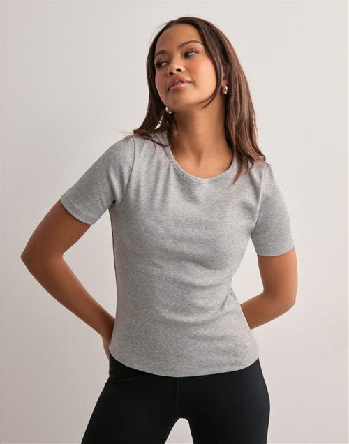 Aim'n - Grå - Ease Ribbed Short Sleeve