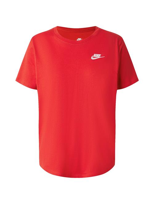 Se Nike Sportswear Shirts 'Club Essential'  rød / hvid ved About You