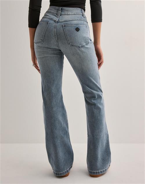 Se Abrand Jeans - Blå - 95 Mid Boot Tall Wil ved Nelly