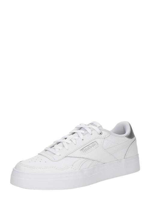 Se Reebok Sneaker low 'COURT ADVANCE BOLD'  sølv / hvid ved About You