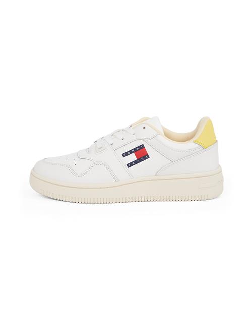 Se Tommy Jeans Sneaker low 'RETRO BASKET ESS MEG 3A3'  navy / gul / rød / hvid ved About You