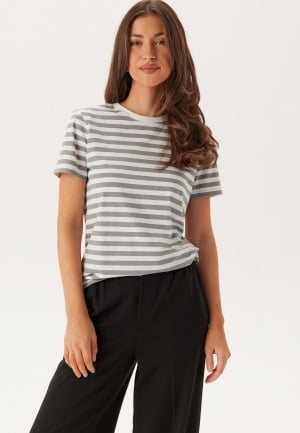 Se Pieces Pcria Ss Tee Stripes Noos Ultimate Grey Stripes:bright W XL ved Bubbleroom