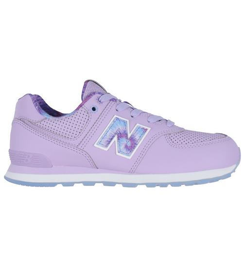 Se New Balance Sko - 574 - Lilac Glo/Electric Sky ved KidsWorld