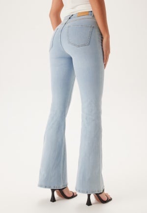 Se BUBBLEROOM High Flare Superstretch Jeans Bleached denim 48 ved Bubbleroom