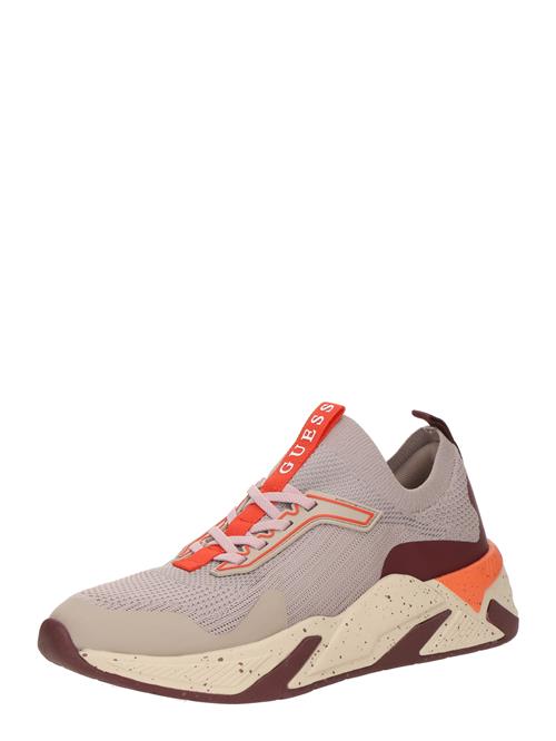 Se GUESS Sneaker low 'GAXTIN'  beige / orange / pudder ved About You