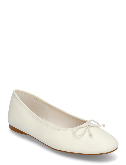 Se Bow Ballerina Mango White ved Booztlet