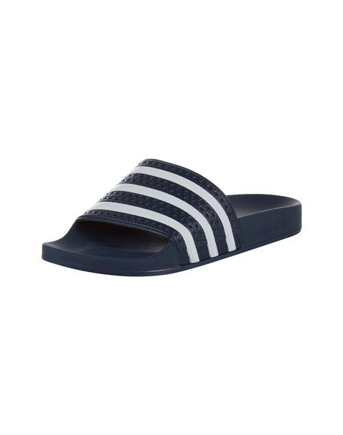 Se ADIDAS ORIGINALS Pantoletter 'Adilette'  navy / hvid ved About You