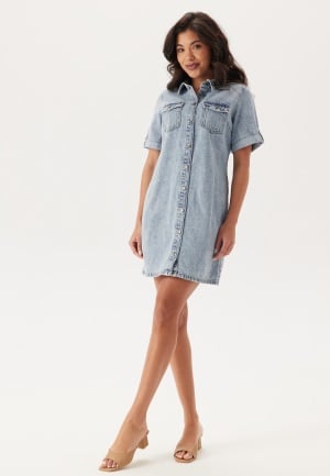 Se VERO MODA Vmjennie Ss Short Denim Dress  Light Blue Denim L ved Bubbleroom