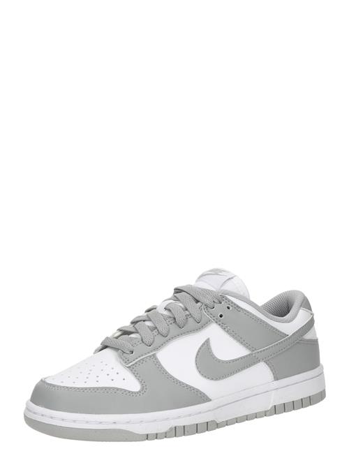 Se Nike Sportswear Sneaker low 'Dunk Next Nature'  grå / hvid ved About You