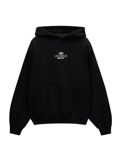 Se Pull&Bear Sweatshirt  greige / sort / hvid ved About You