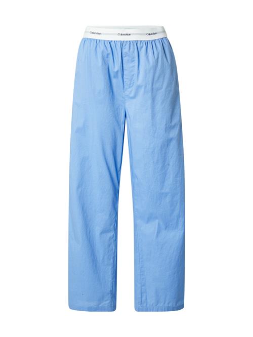 Se Calvin Klein Pyjamasbukser  azur / sort / hvid ved About You