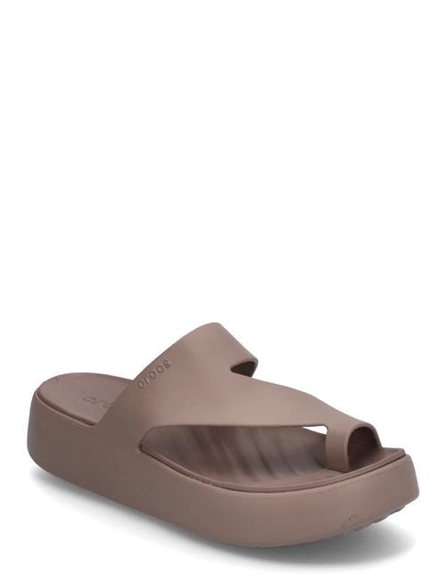 Se Getaway Platform Toe Loop Crocs Brown ved Booztlet