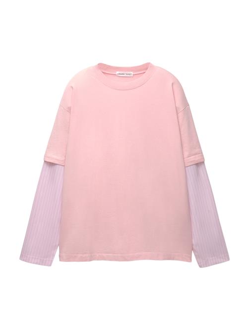 Se Pull&Bear Oversized bluse  dueblå / blomme / lyserød ved About You