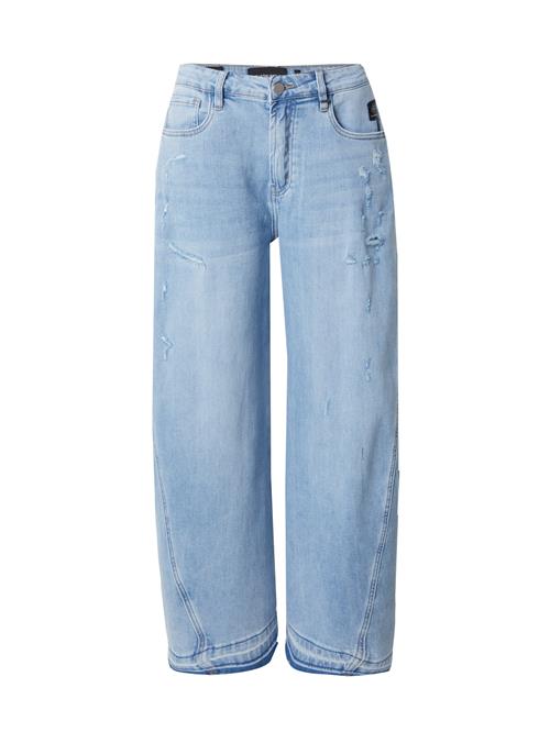 Se Elias Rumelis Jeans 'NORALIE'  blue denim ved About You