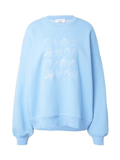 florence by mills exclusive for ABOUT YOU Sweatshirt 'June'  lyseblå / hvid