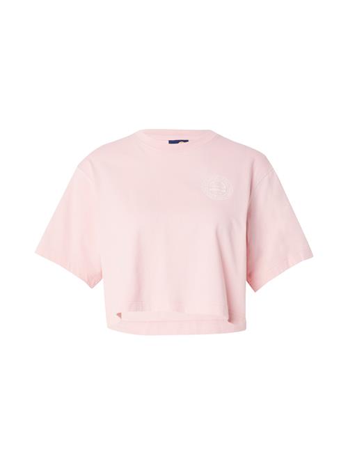 Se ELLESSE Shirts 'MARCIALLA'  pastelpink / hvid ved About You