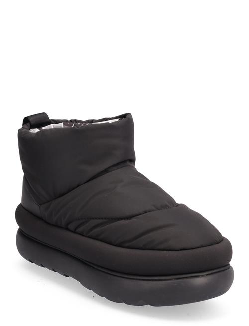 Se W Classic Maxi Mini UGG Black ved Booztlet