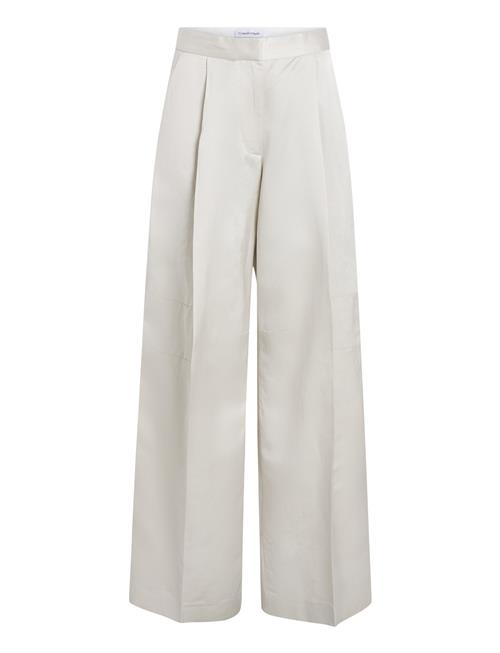 Se Shiny Viscose Tailored Wide Leg Calvin Klein Cream ved Booztlet