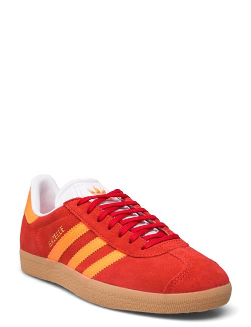 Se Gazelle W Adidas Originals Red ved Booztlet