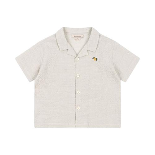 Se Konges Sløjd GOTS Elliot Kortærmet Skjorte Quarry Stripe | Beige | 18 months ved Babyshop