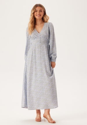 Se BUBBLEROOM Viscose V-neck Maxi Dress Light blue/Patterned 46 ved Bubbleroom