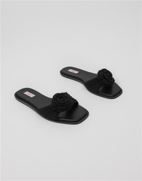 Nelly - Sort - Floral Crochet Sandal