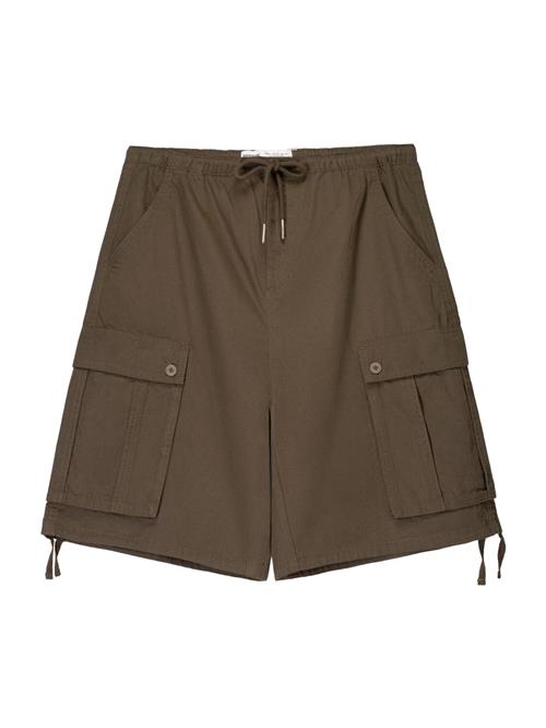 Se Bershka Cargobukser  mørkebeige ved About You