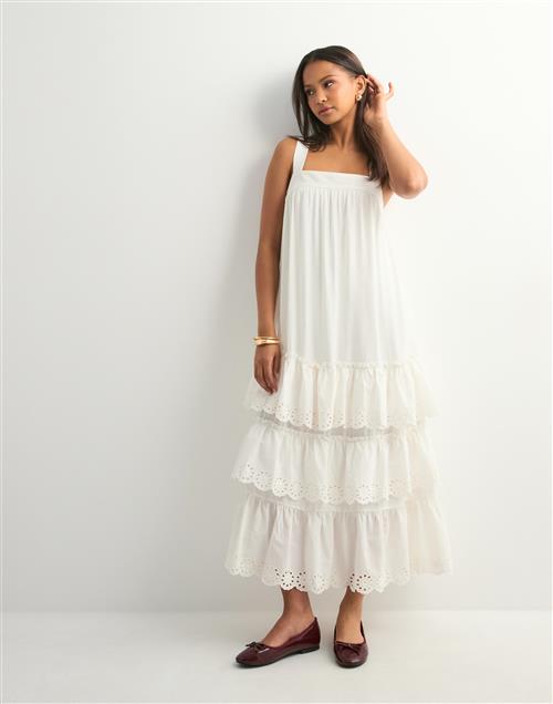 Se Vero Moda - Hvid - Vmpeach Sl 7/8 Dress Wvn ved Nelly
