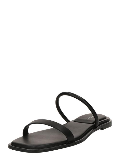 Se Calvin Klein Pantoletter  sort ved About You