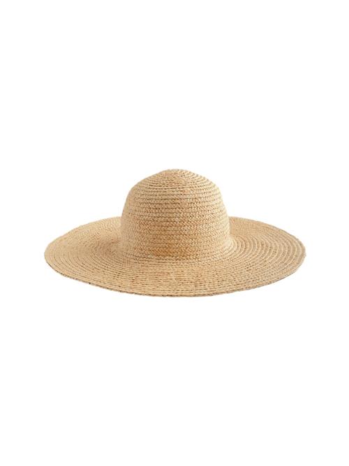 Next Hat  sand