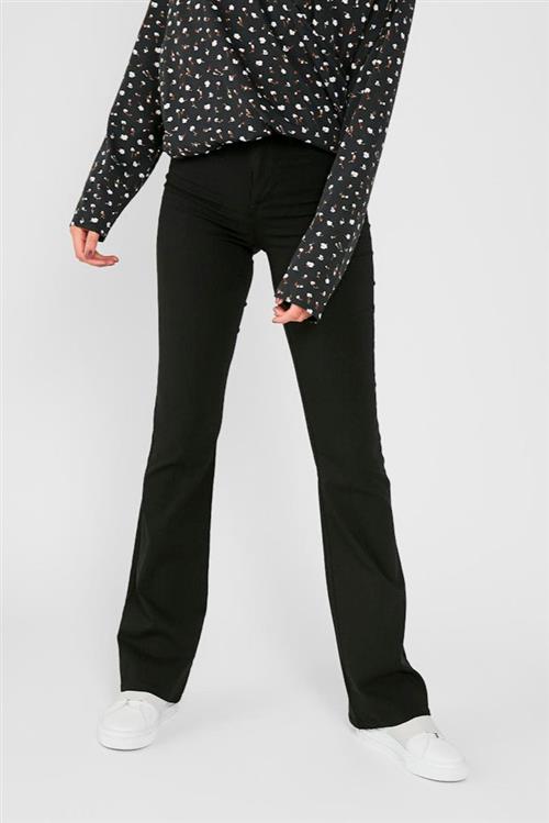 Jeans med vidde - Sort - M - PIECES