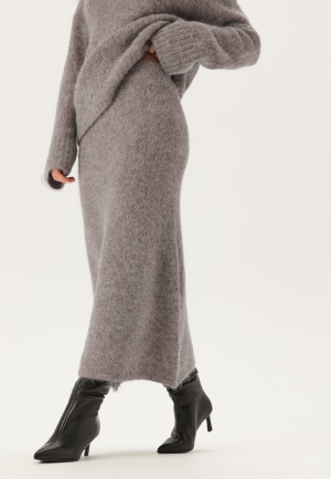 Se SELECTED FEMME Slfgabella Hw Midi Knit Skirt Steel Gray Detail:melange XS ved Bubbleroom