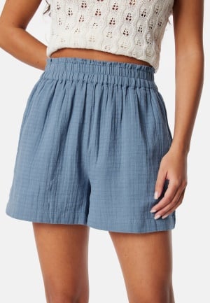 VILA Vilania High Waist shorts Cornflower blue 40